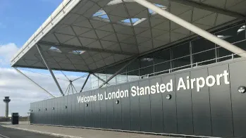 London Stansted Airport (STN) bus | Compare all airport transfers